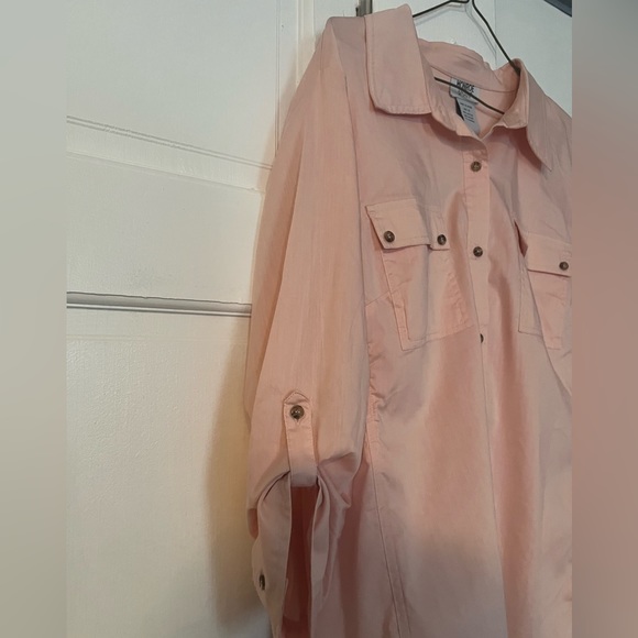 MONROE & MAIN Shirt - Picture 6 of 6